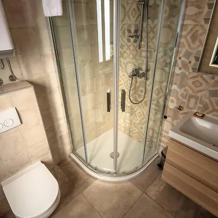 Romantic Studio In Old Town With Balcony Apartamento *