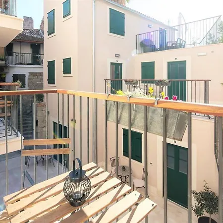 Romantic Studio In Old Town With Balcony *
